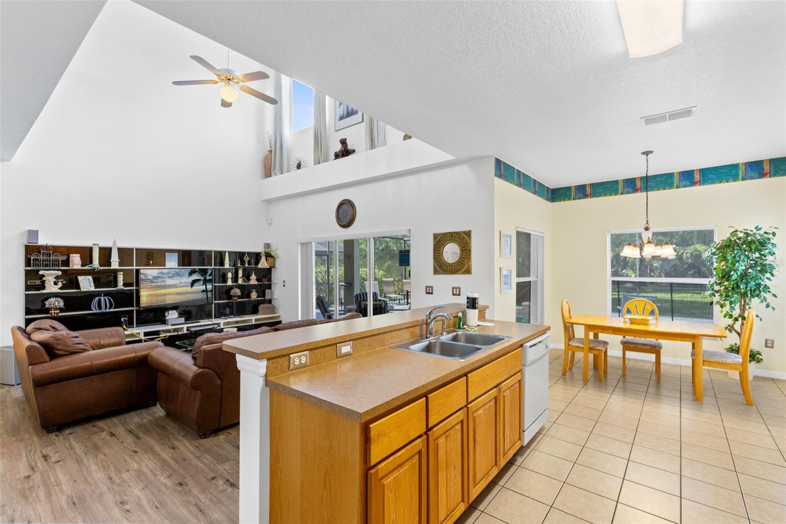 4602 CUMBRIAN LAKES DR, KISSIMMEE, FL, 34746
