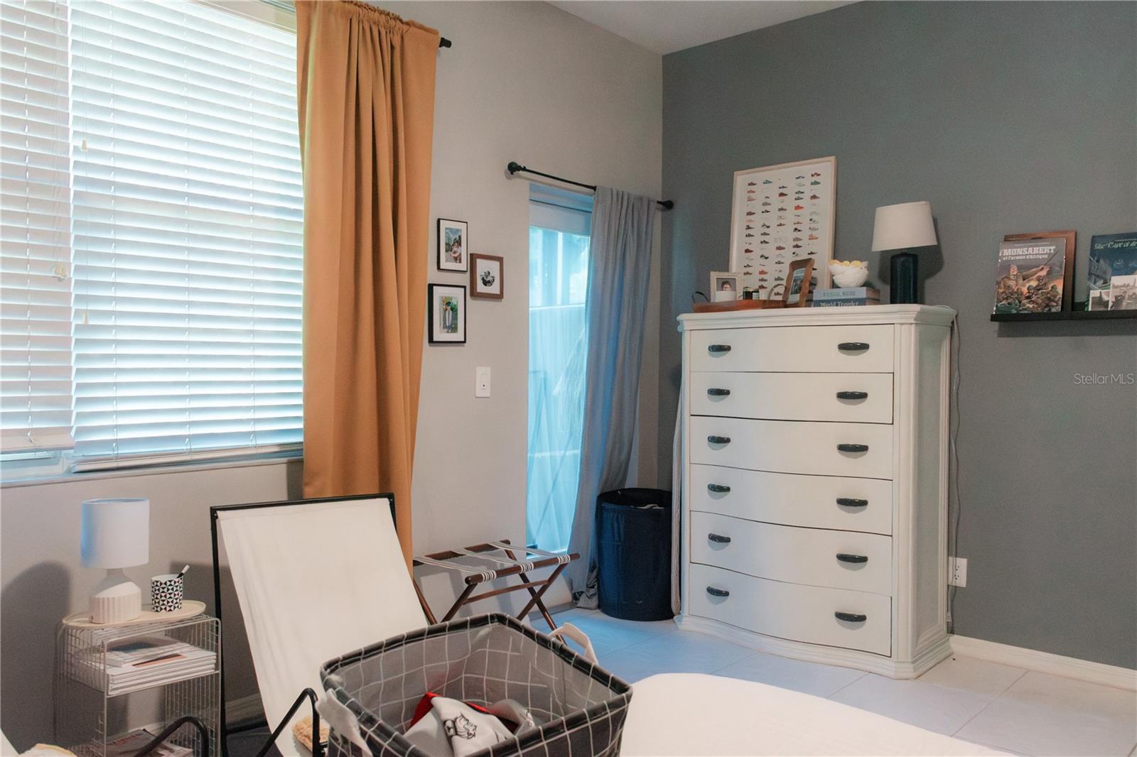 3033 POINTEVIEW DR, TAMPA, FL, 33611