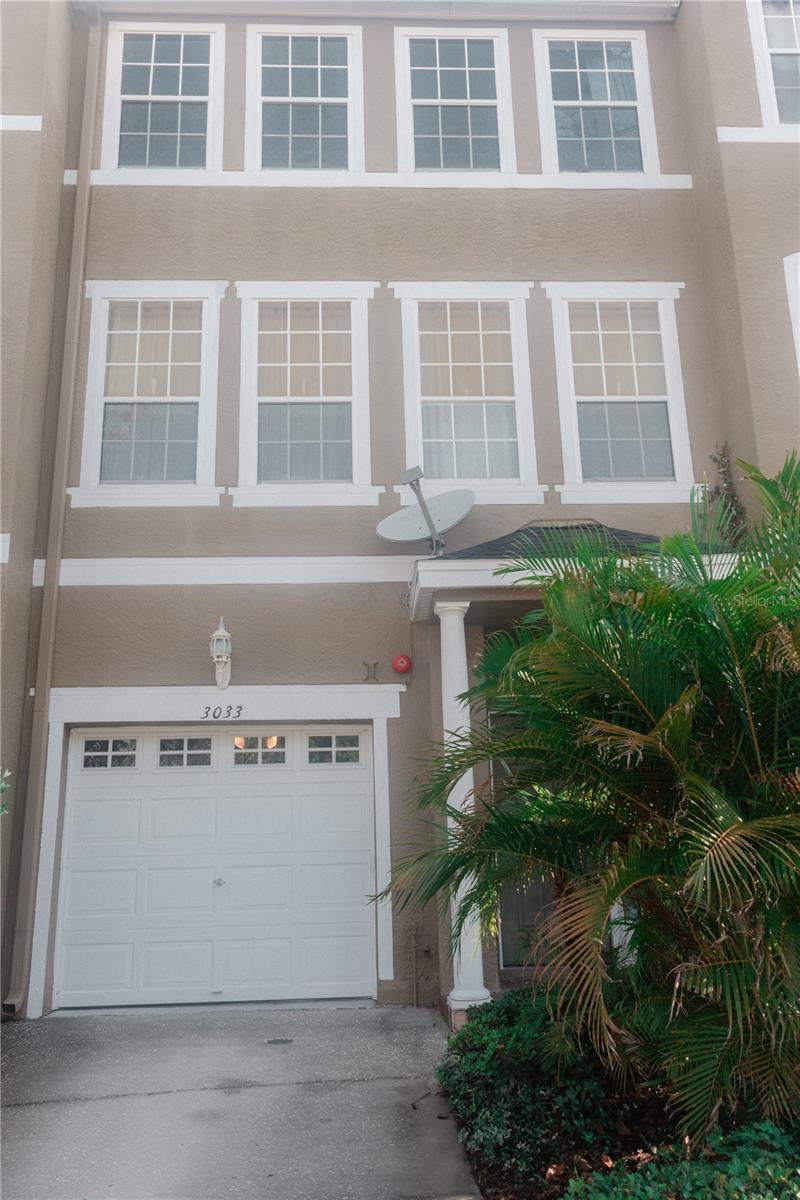 3033 POINTEVIEW DR, TAMPA, FL, 33611