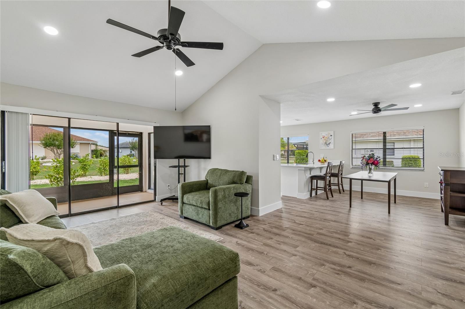 1915 W DEL WEBB BLVD, SUN CITY CENTER, FL, 33573