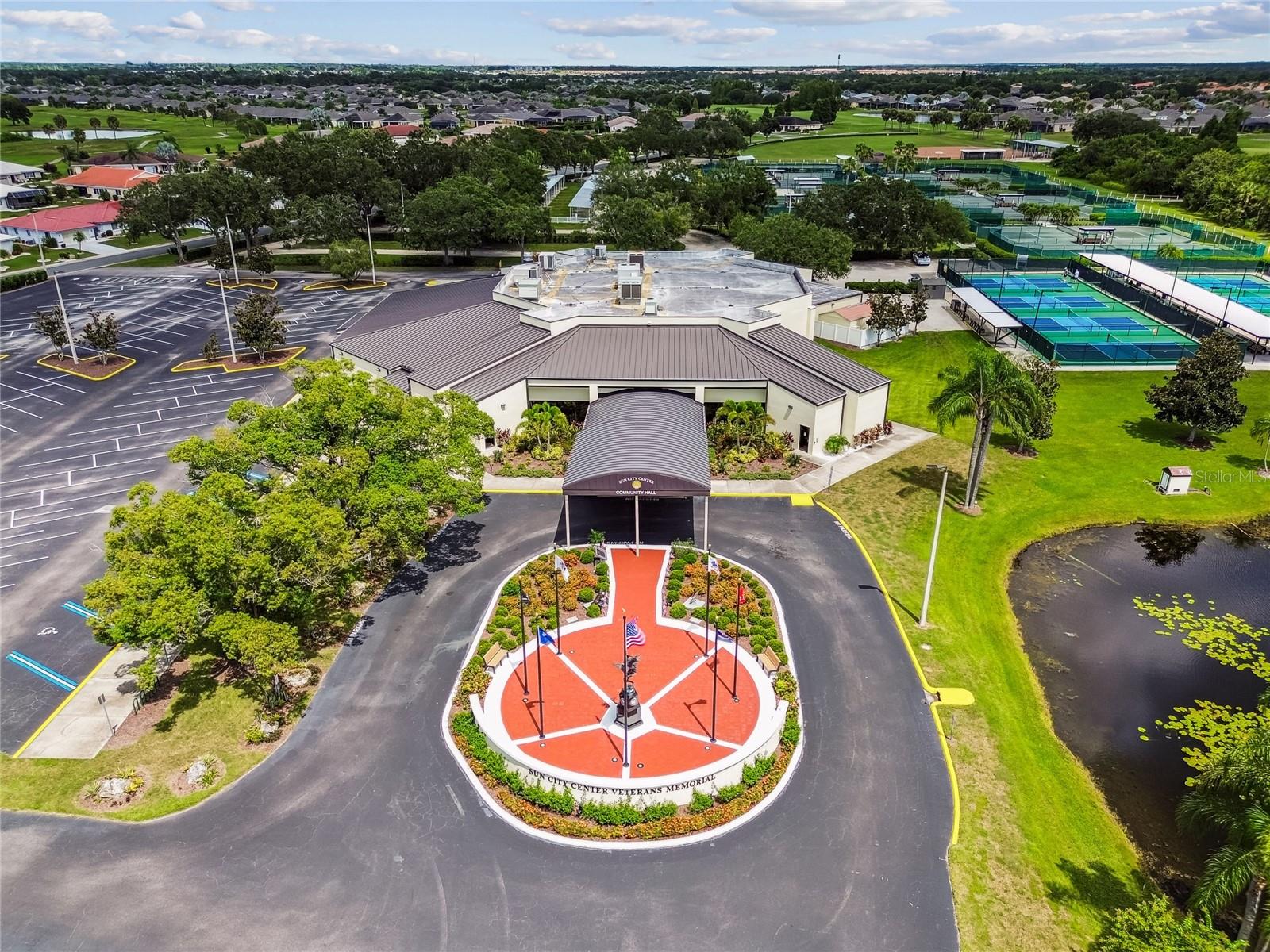 1915 W DEL WEBB BLVD, SUN CITY CENTER, FL, 33573