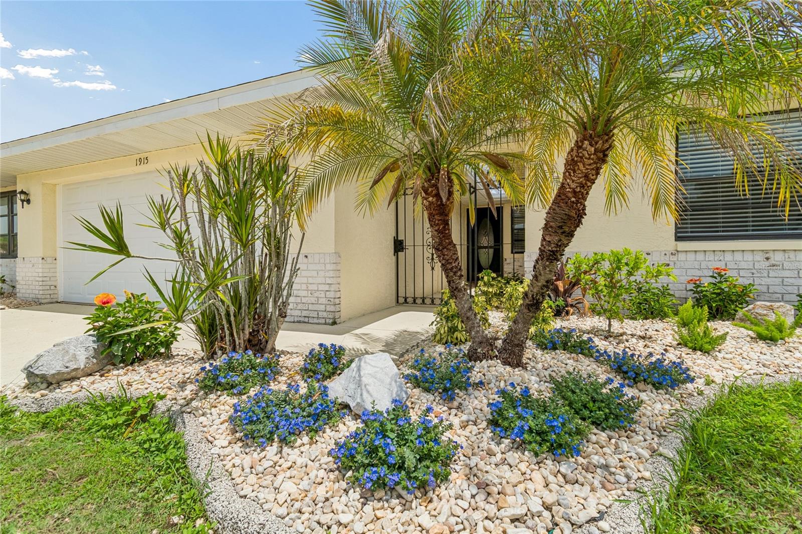 1915 W DEL WEBB BLVD, SUN CITY CENTER, FL, 33573