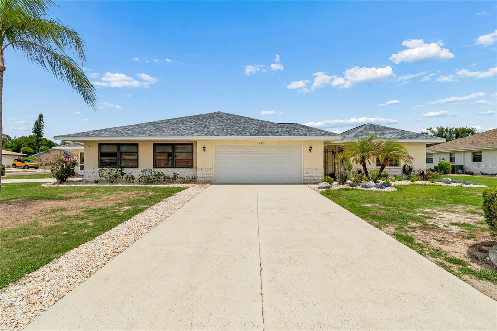1915 W DEL WEBB BLVD, SUN CITY CENTER, FL, 33573
