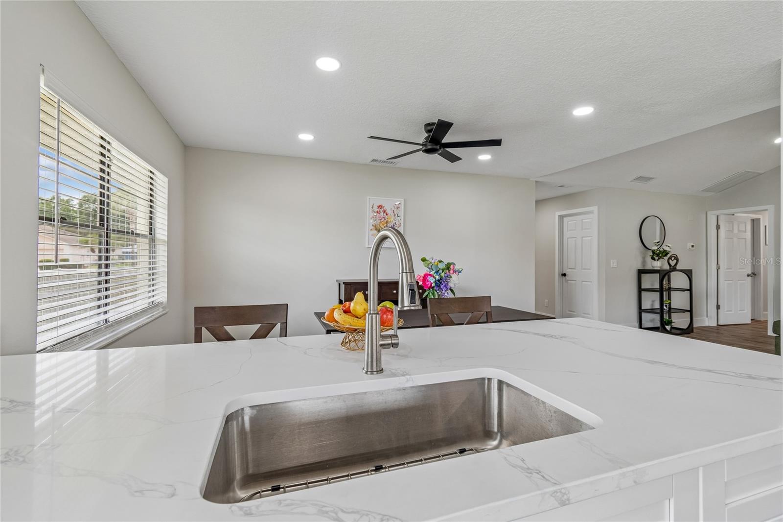 1915 W DEL WEBB BLVD, SUN CITY CENTER, FL, 33573