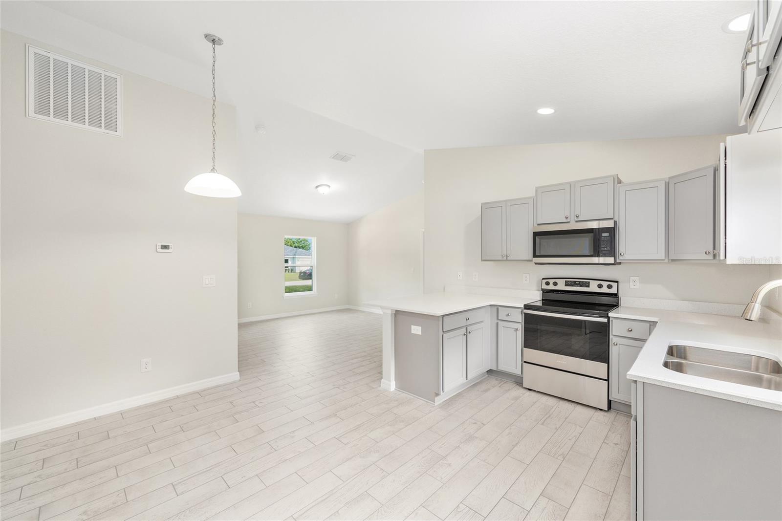 94 DOGWOOD DRIVE LOOP, OCALA, FL, 34472