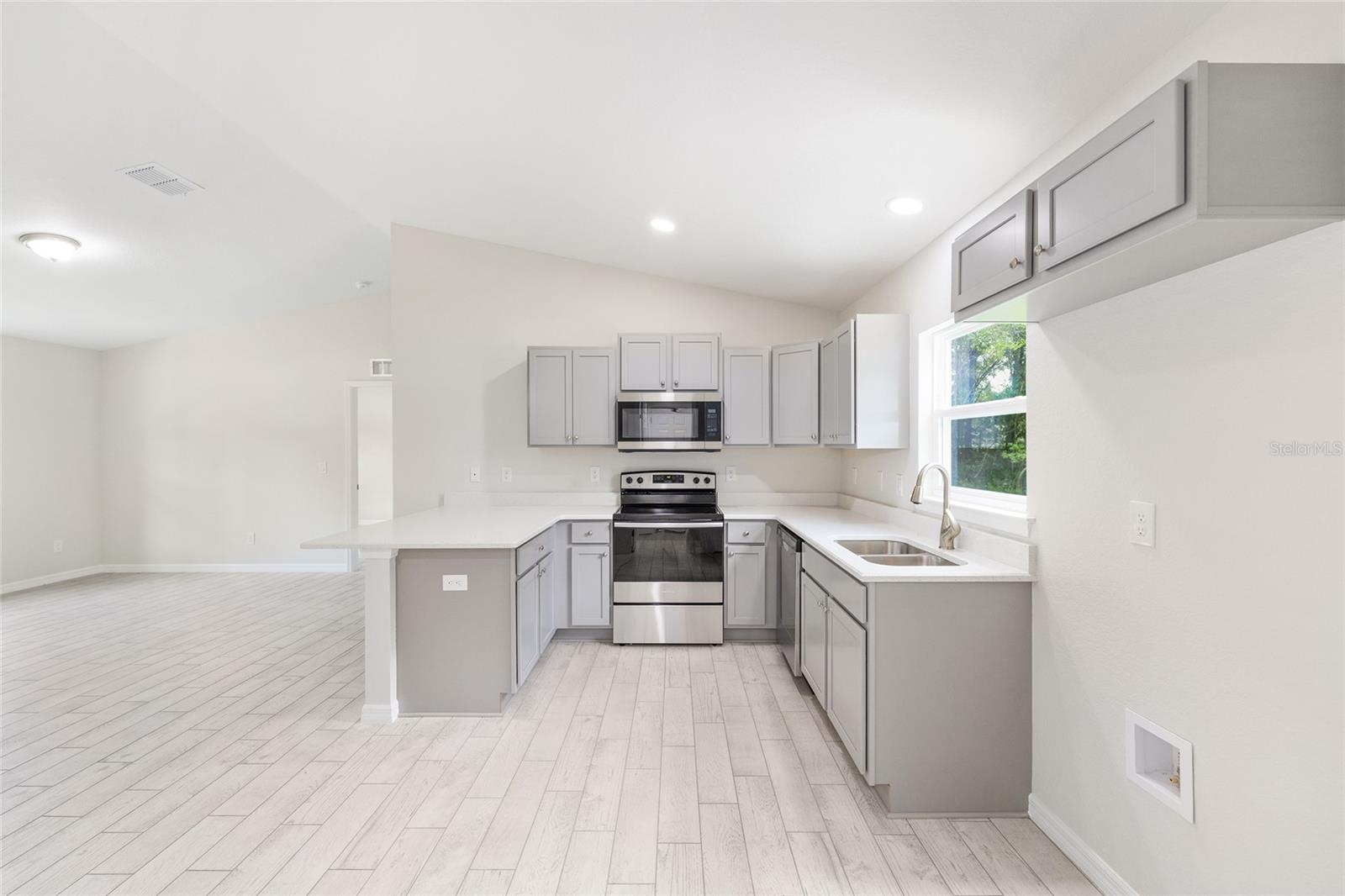 94 DOGWOOD DRIVE LOOP, OCALA, FL, 34472
