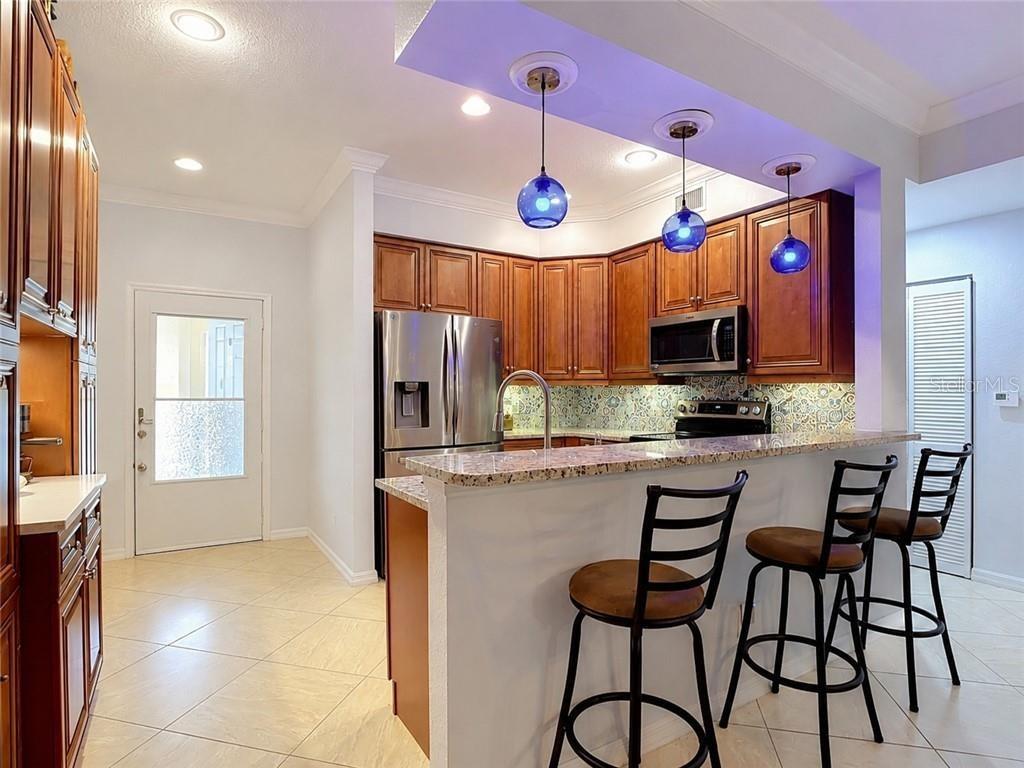 1051 WINDING PINES CIR #105, CAPE CORAL, FL, 33909
