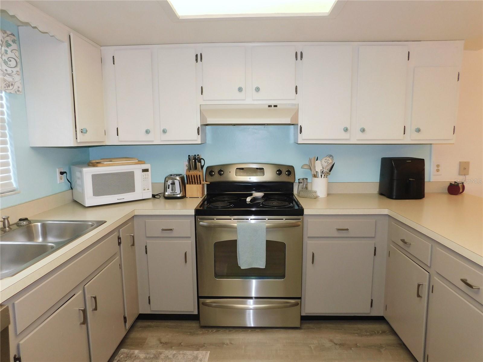 1400 TARPON WOODS BLVD #1-4, PALM HARBOR, FL, 34685