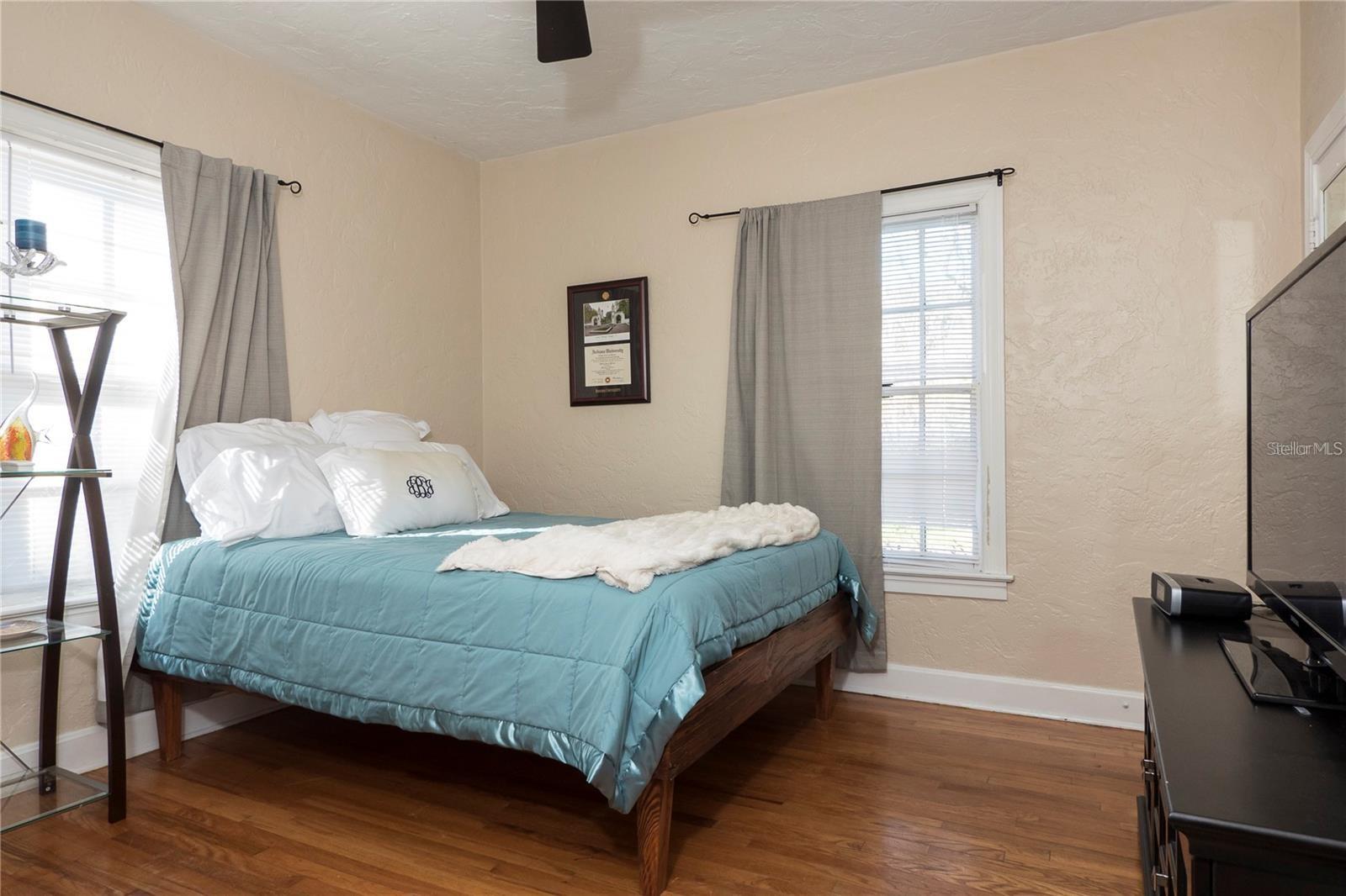 1125 NW 10TH AVE, GAINESVILLE, FL, 32605