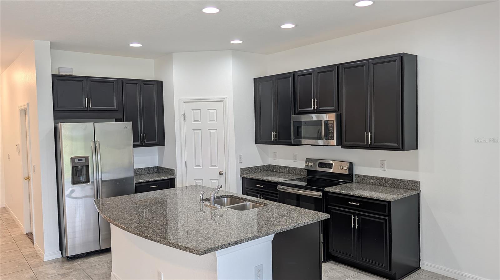 7046 GRAND ELM DR, RIVERVIEW, FL, 33578