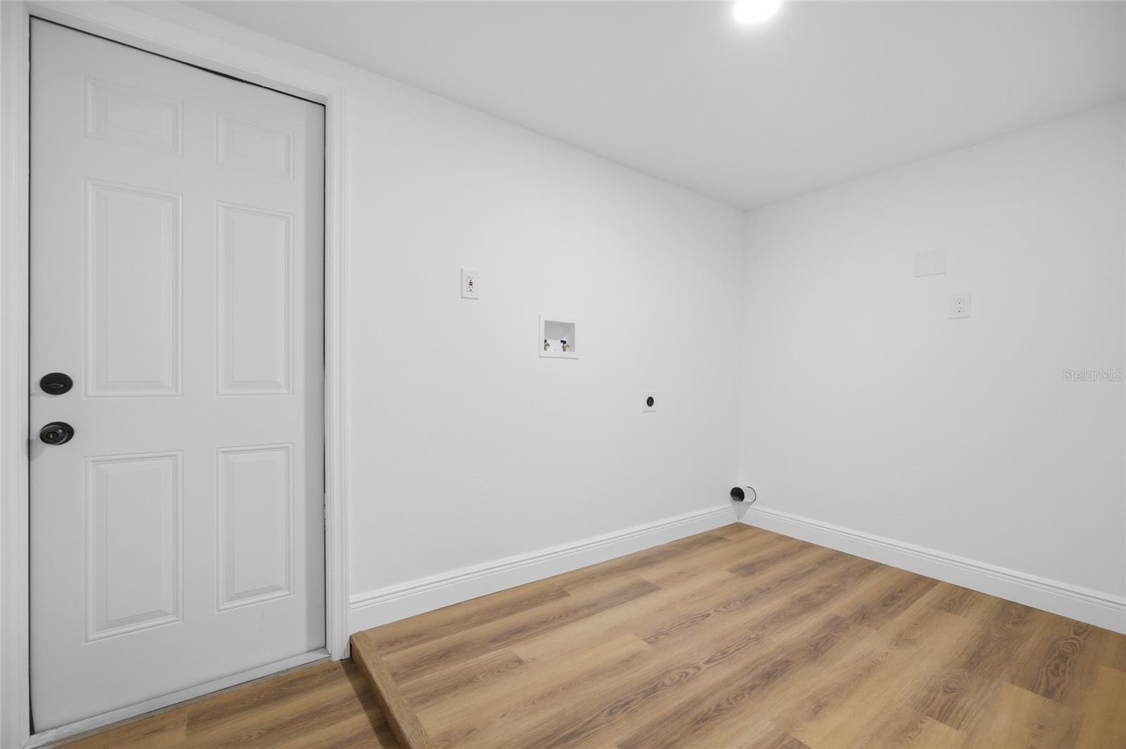 2102 E HOWELL ST, TAMPA, FL, 33610