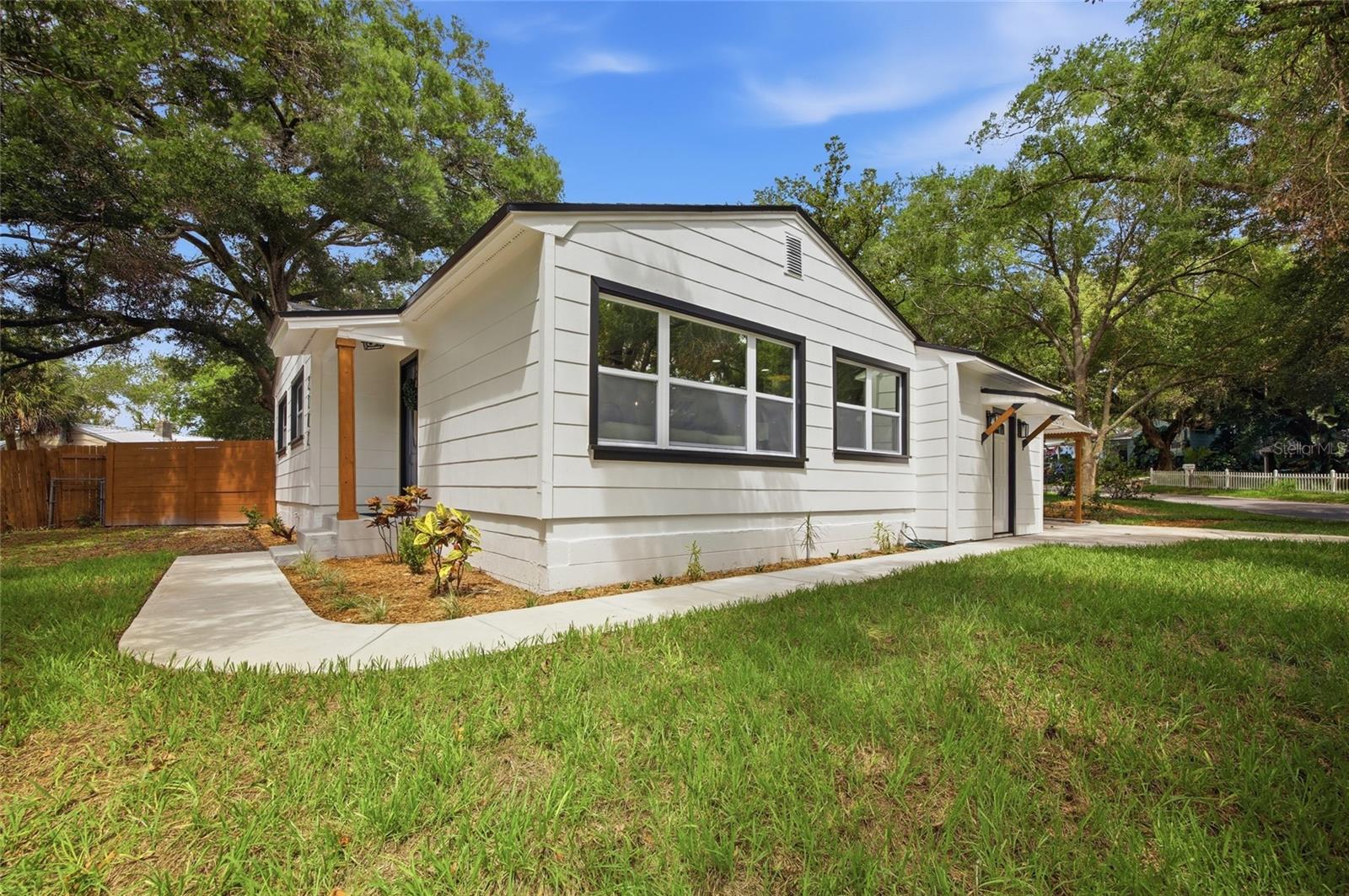 2102 E HOWELL ST, TAMPA, FL, 33610