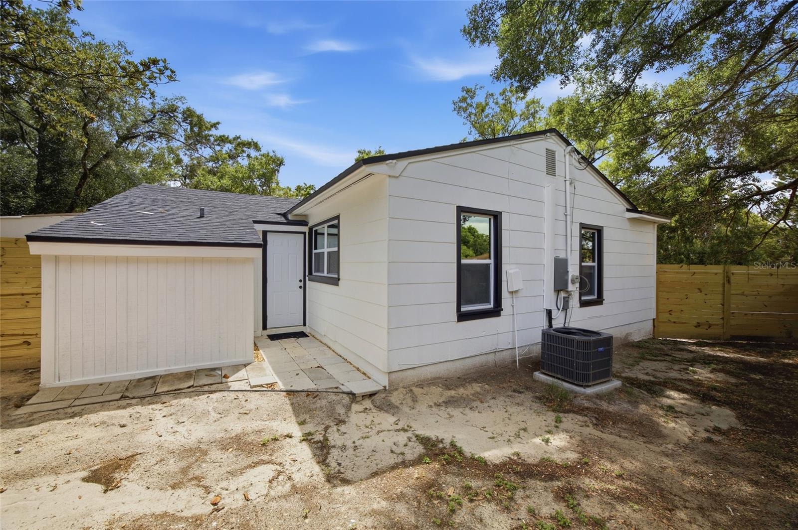 2102 E HOWELL ST, TAMPA, FL, 33610