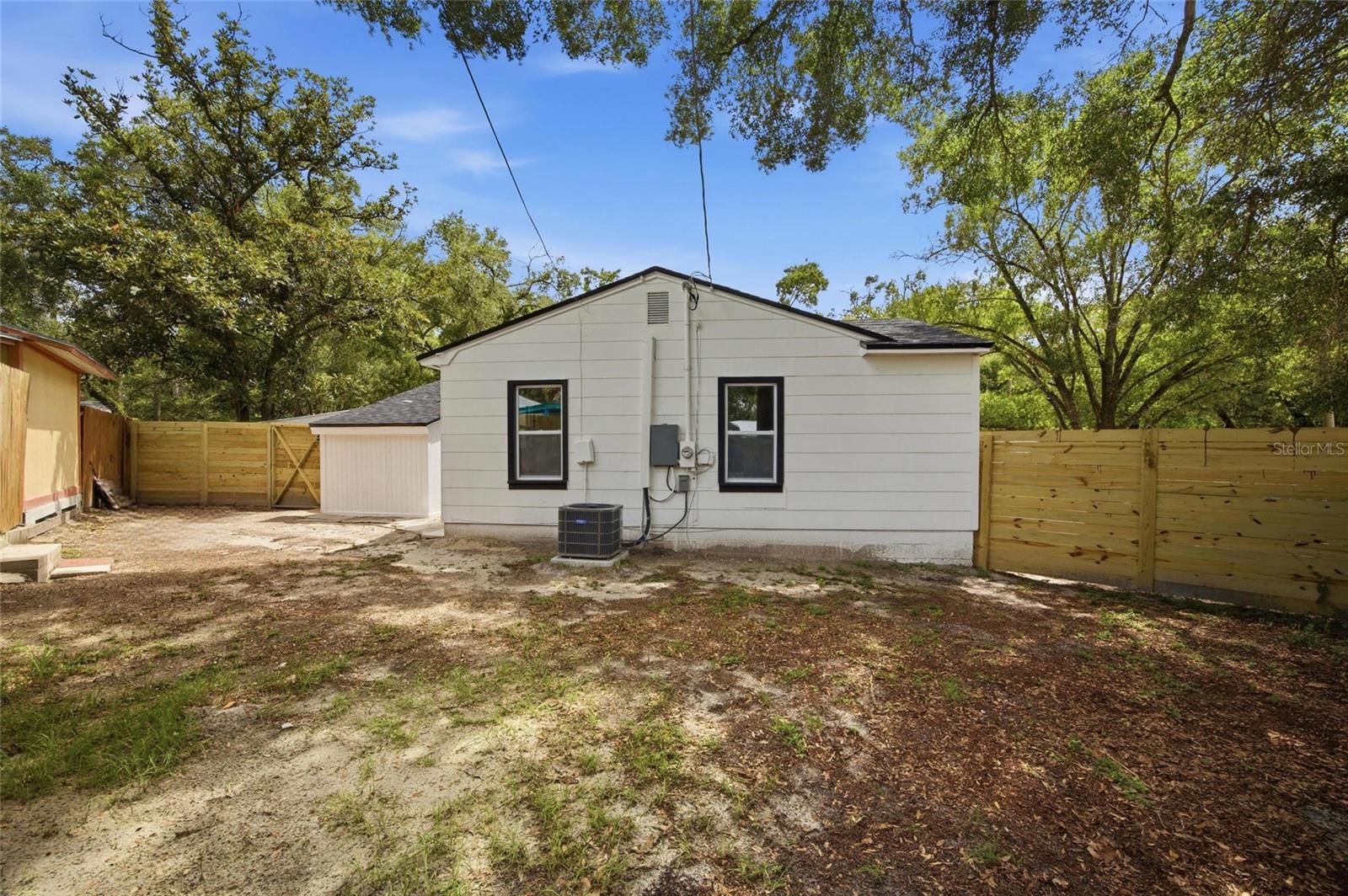 2102 E HOWELL ST, TAMPA, FL, 33610