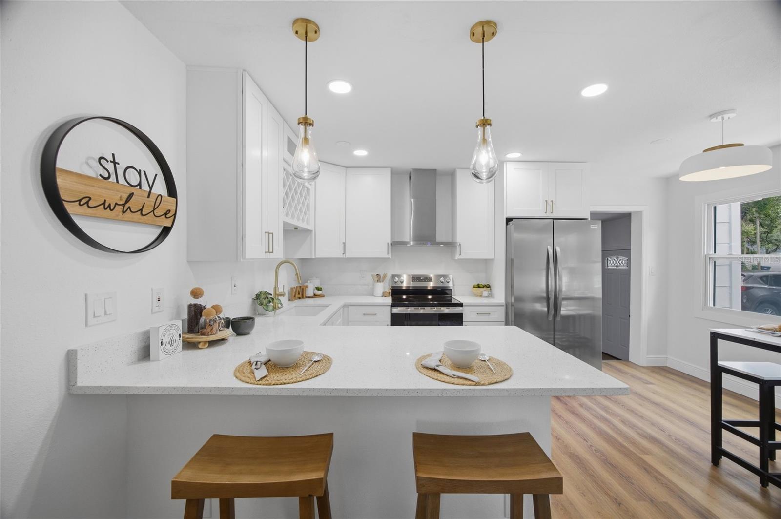 2102 E HOWELL ST, TAMPA, FL, 33610