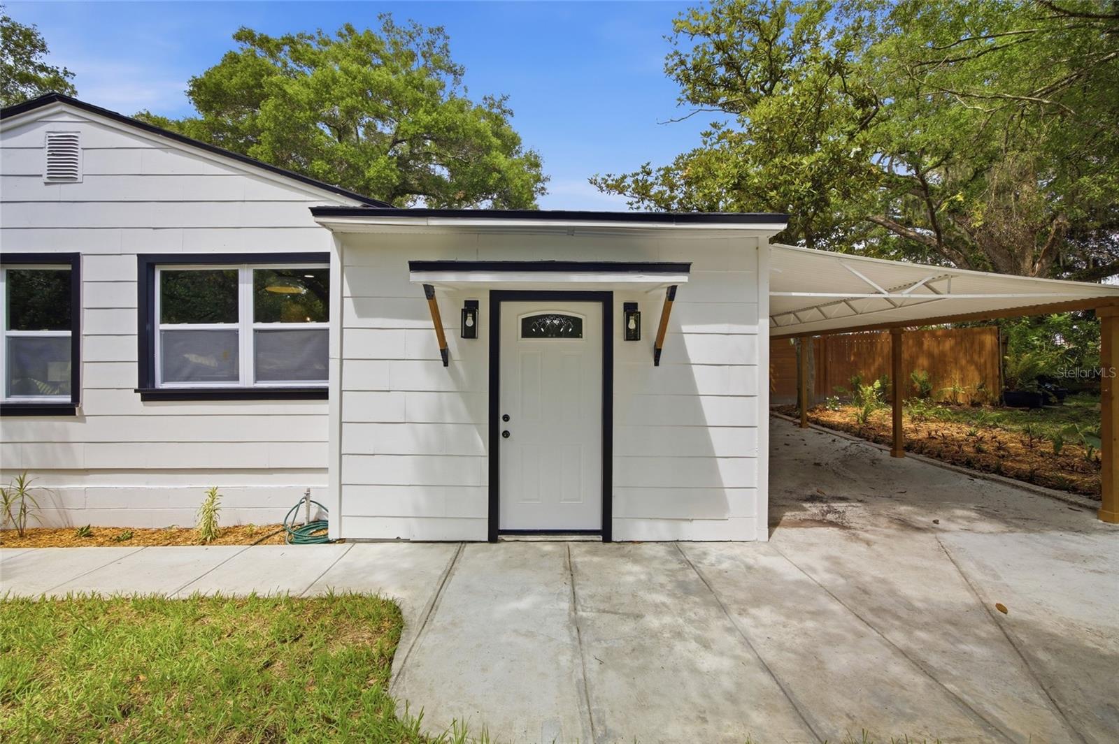 2102 E HOWELL ST, TAMPA, FL, 33610