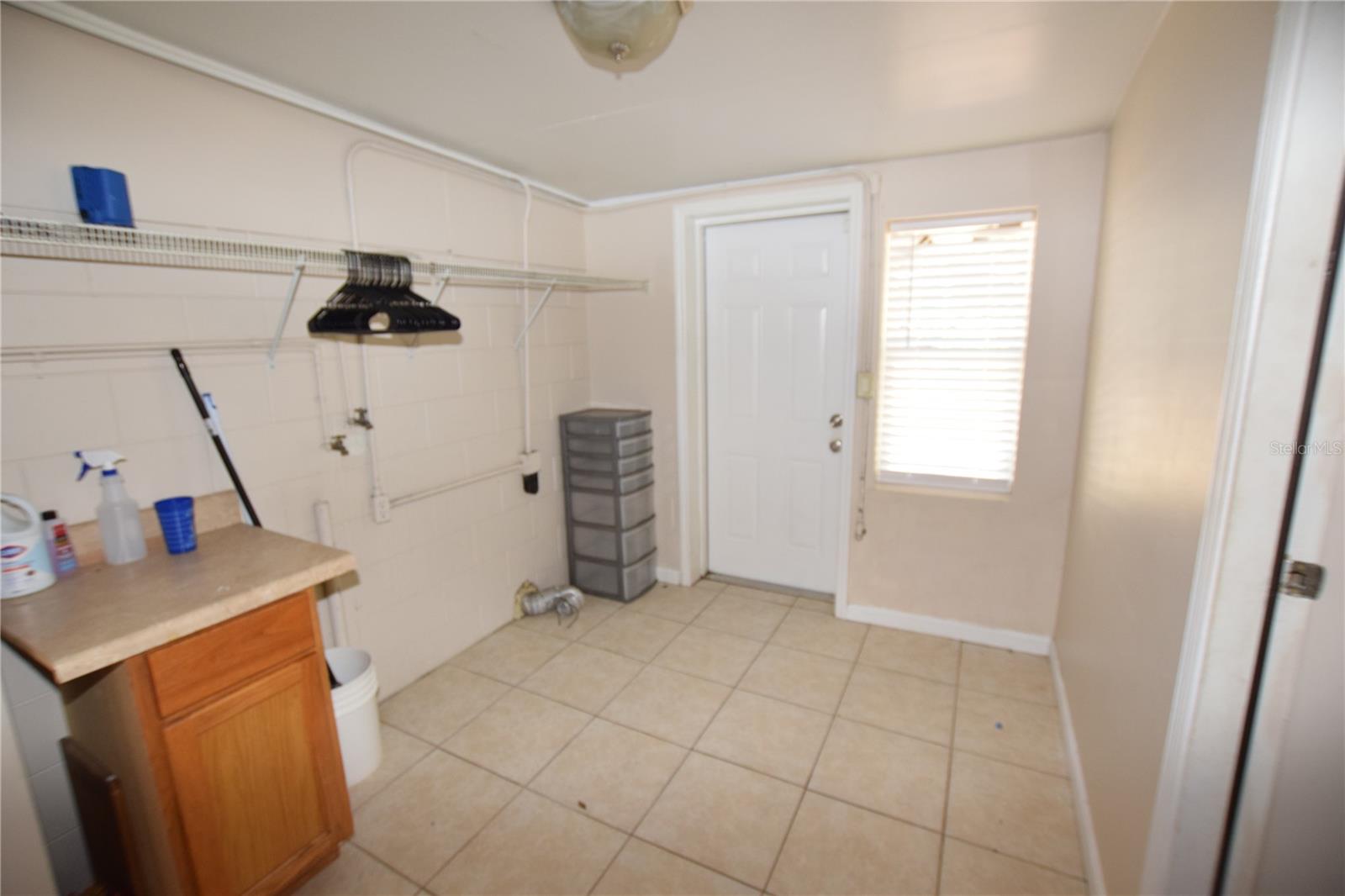 317 E BARNES AVE, EUSTIS, FL, 32726