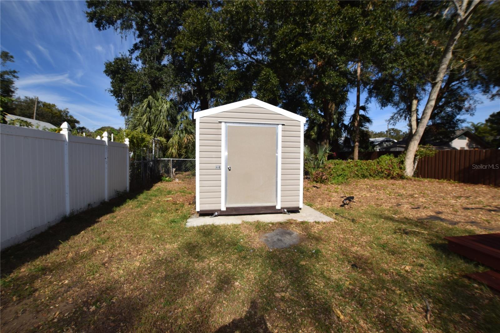317 E BARNES AVE, EUSTIS, FL, 32726