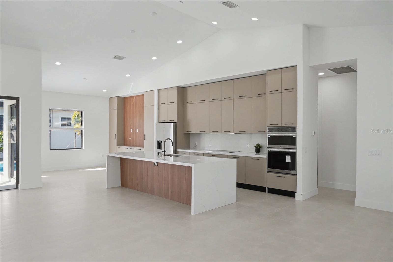 14687 LILLIAN CIR, PORT CHARLOTTE, FL, 33981