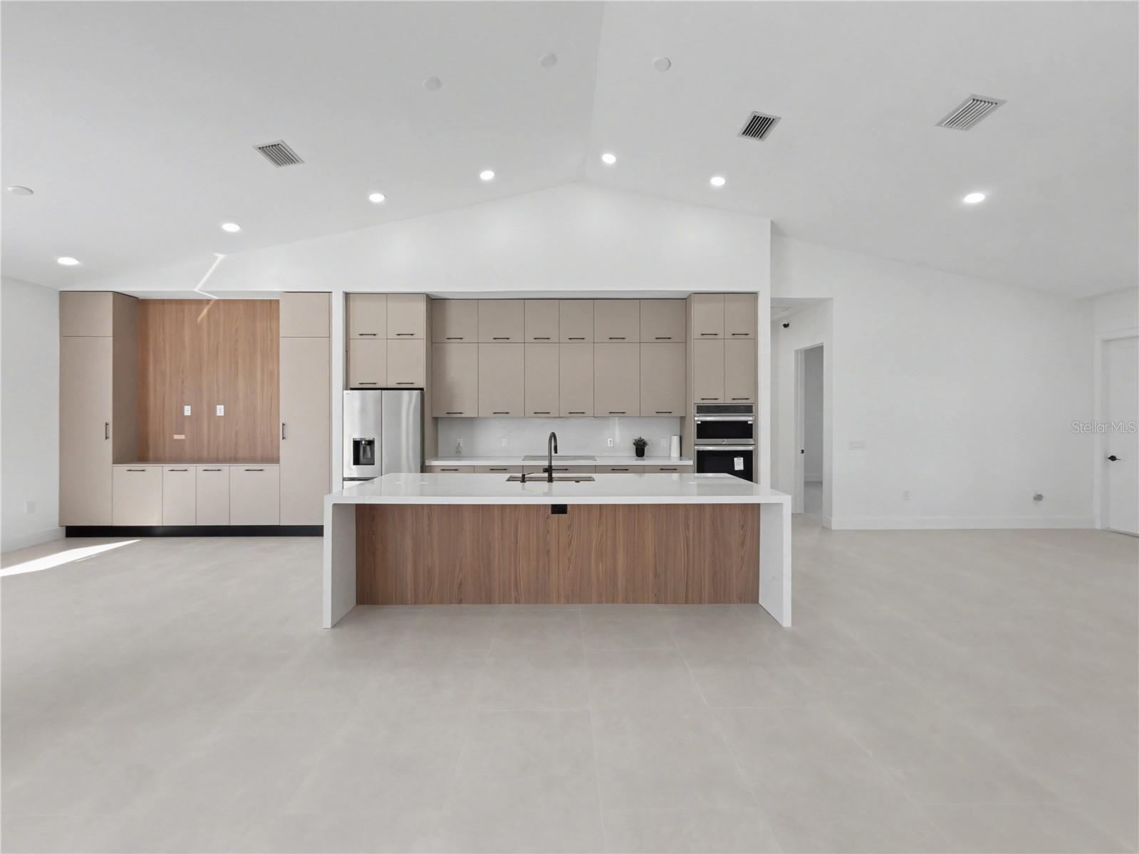 14687 LILLIAN CIR, PORT CHARLOTTE, FL, 33981