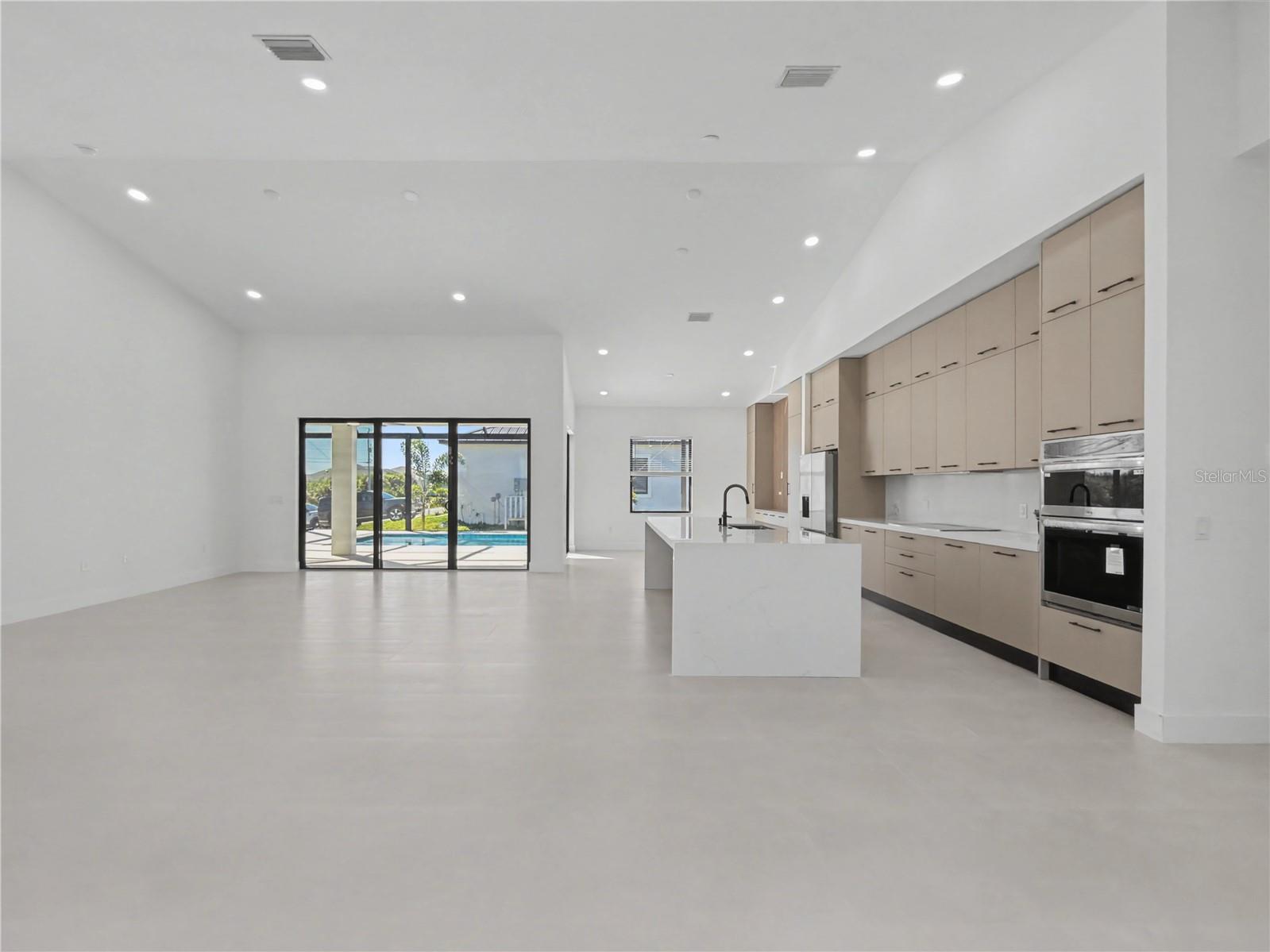 14687 LILLIAN CIR, PORT CHARLOTTE, FL, 33981