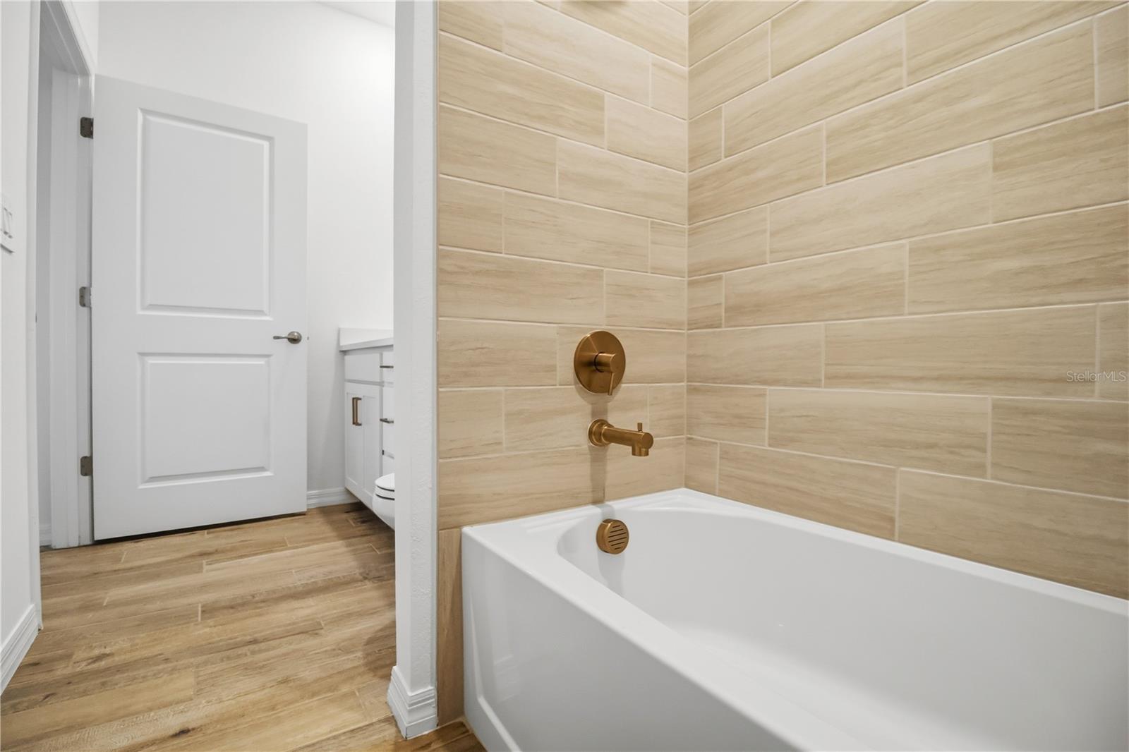 19116 SCALLOP LOOP #403, LAKEWOOD RANCH, FL, 34211