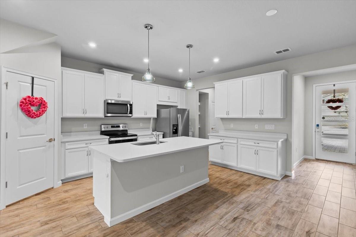 4212 CLOUD HOPPER WAY, LUTZ, FL, 33559
