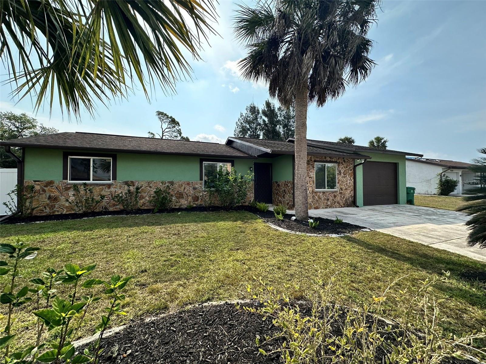 390 KENOVA ST, PORT CHARLOTTE, FL, 33954
