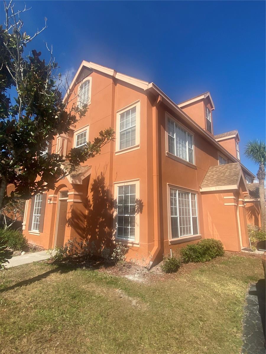 9744 LAKE CHASE ISLAND WAY, TAMPA, FL, 33626