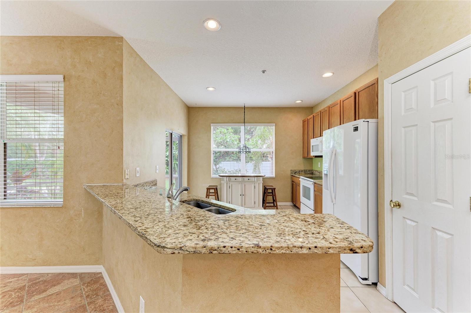 3931 YELLOWSTONE CIR, SARASOTA, FL, 34233