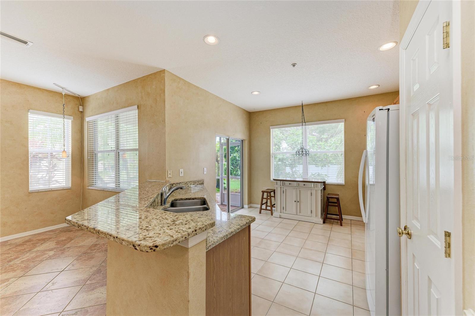 3931 YELLOWSTONE CIR, SARASOTA, FL, 34233