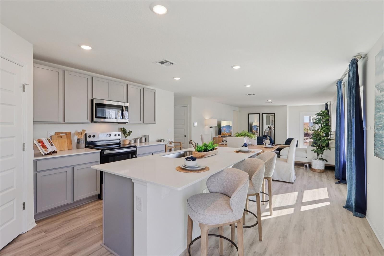 8560 MADRID ST, LAKELAND, FL, 33810