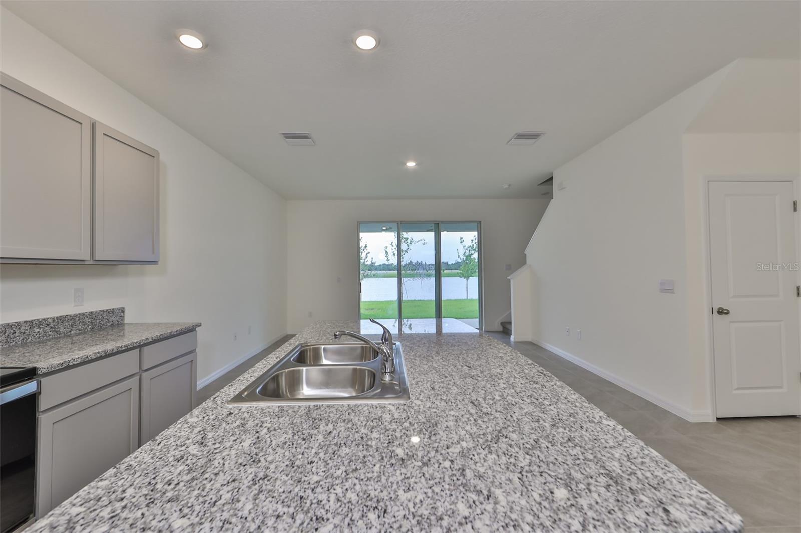 233 MANGROVE SHADE CIR, APOLLO BEACH, FL, 33572