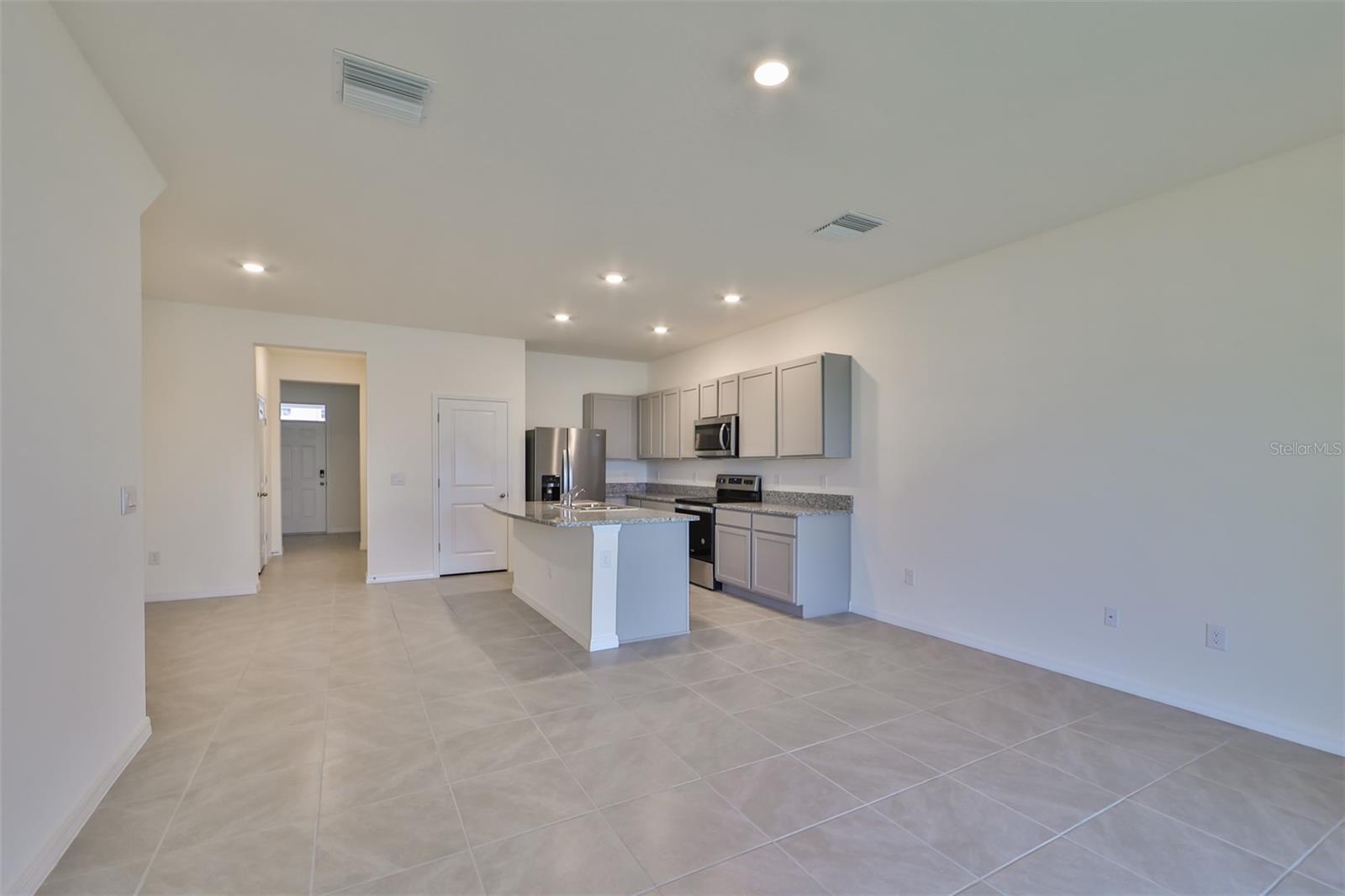 233 MANGROVE SHADE CIR, APOLLO BEACH, FL, 33572