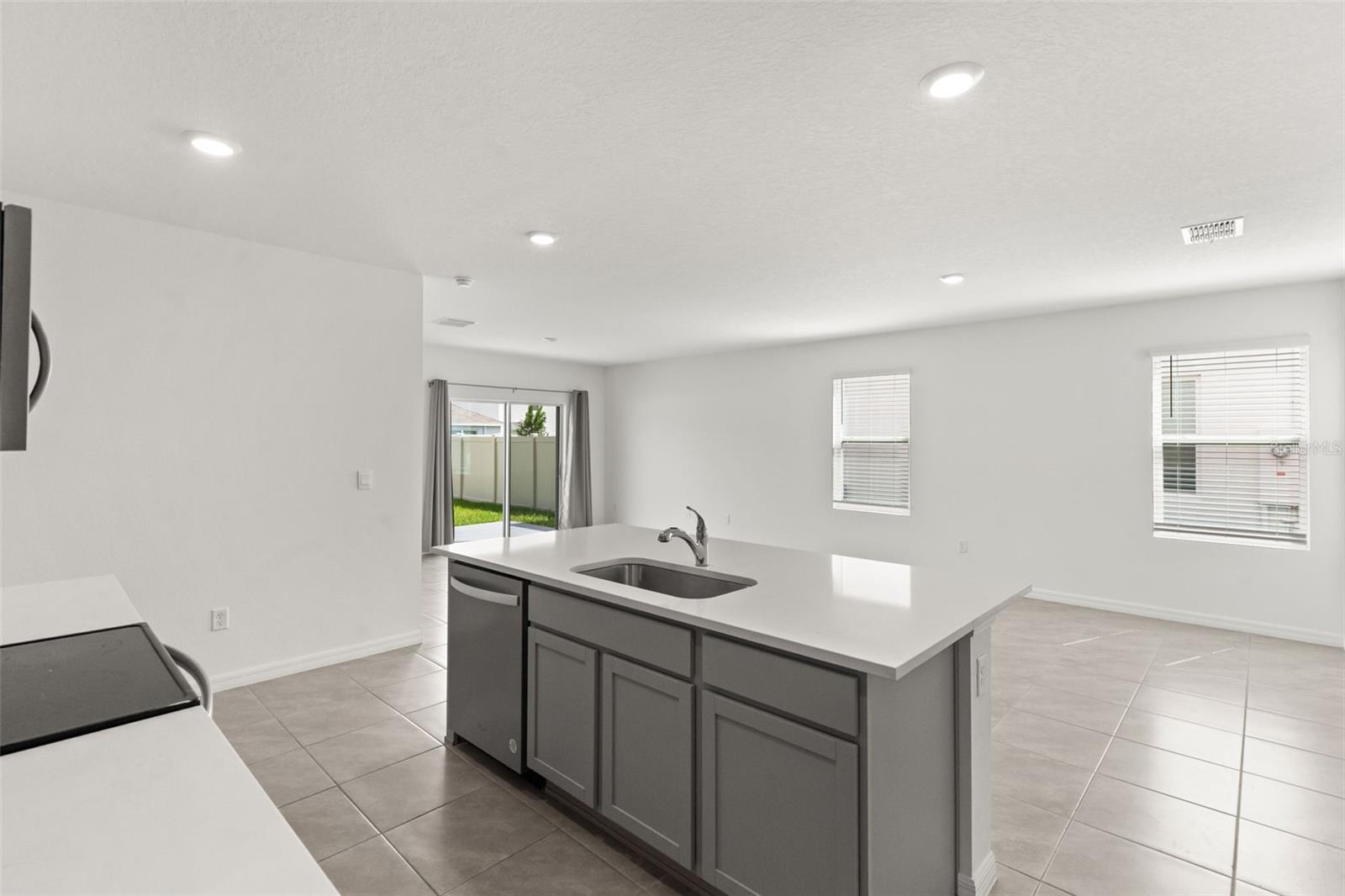 33301 DARLEY DALE TRL, WESLEY CHAPEL, FL, 33545