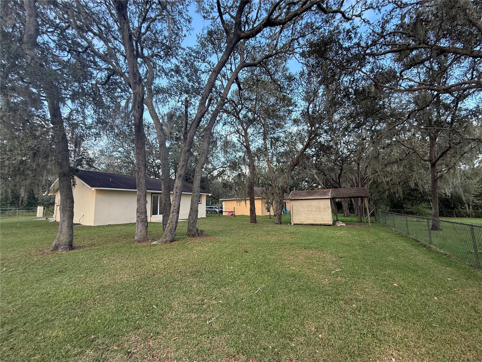 40233 PALM ST, LADY LAKE, FL, 32159