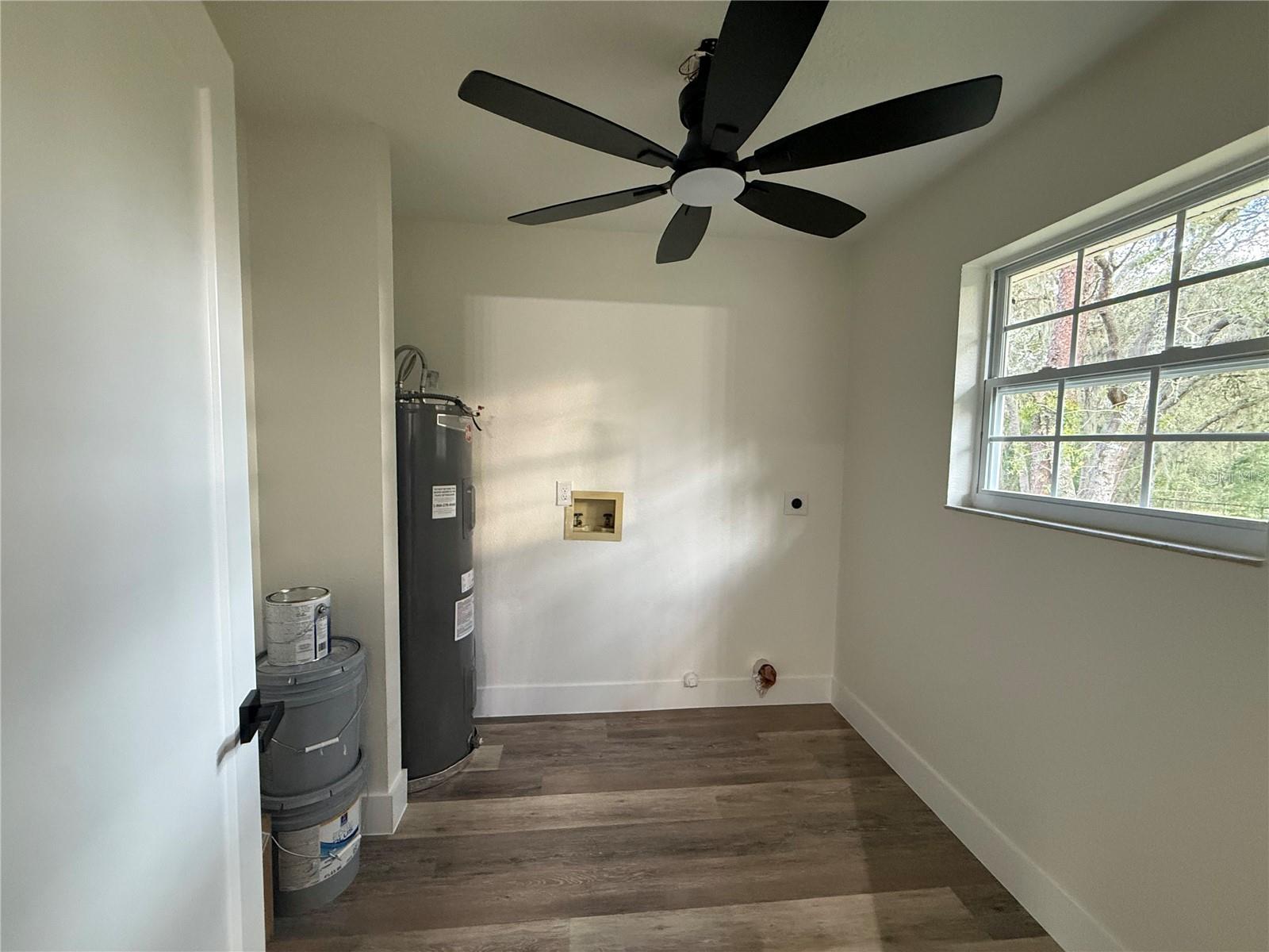 40233 PALM ST, LADY LAKE, FL, 32159