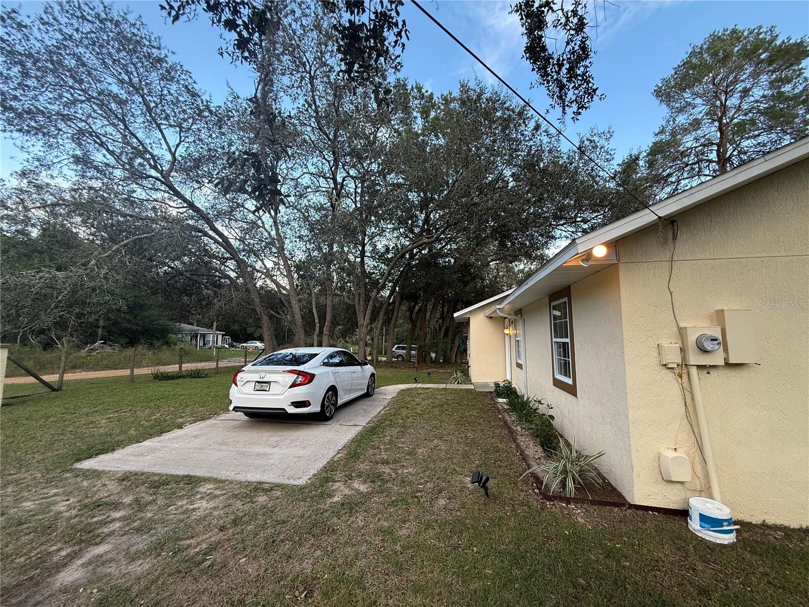 40233 PALM ST, LADY LAKE, FL, 32159
