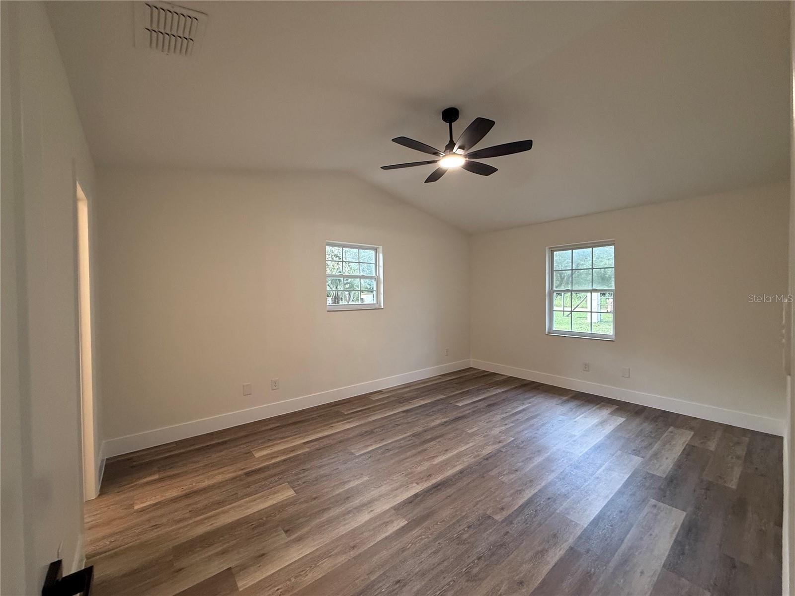 40233 PALM ST, LADY LAKE, FL, 32159