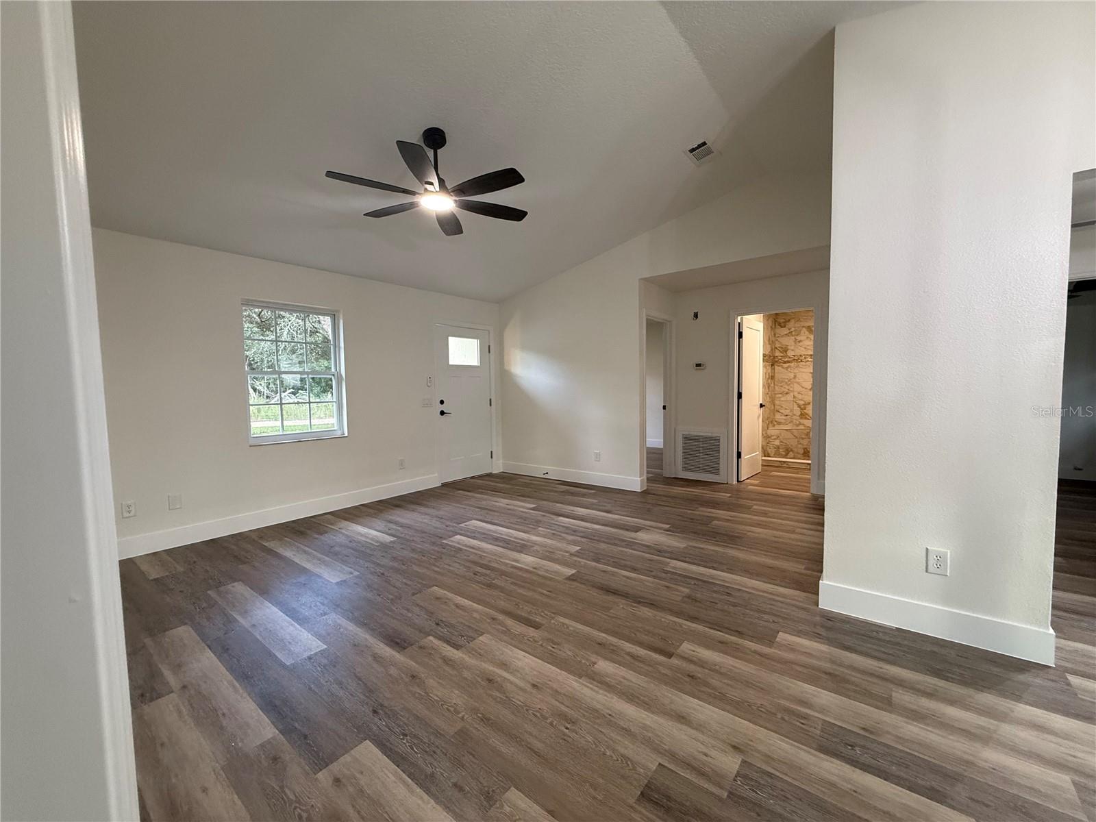 40233 PALM ST, LADY LAKE, FL, 32159