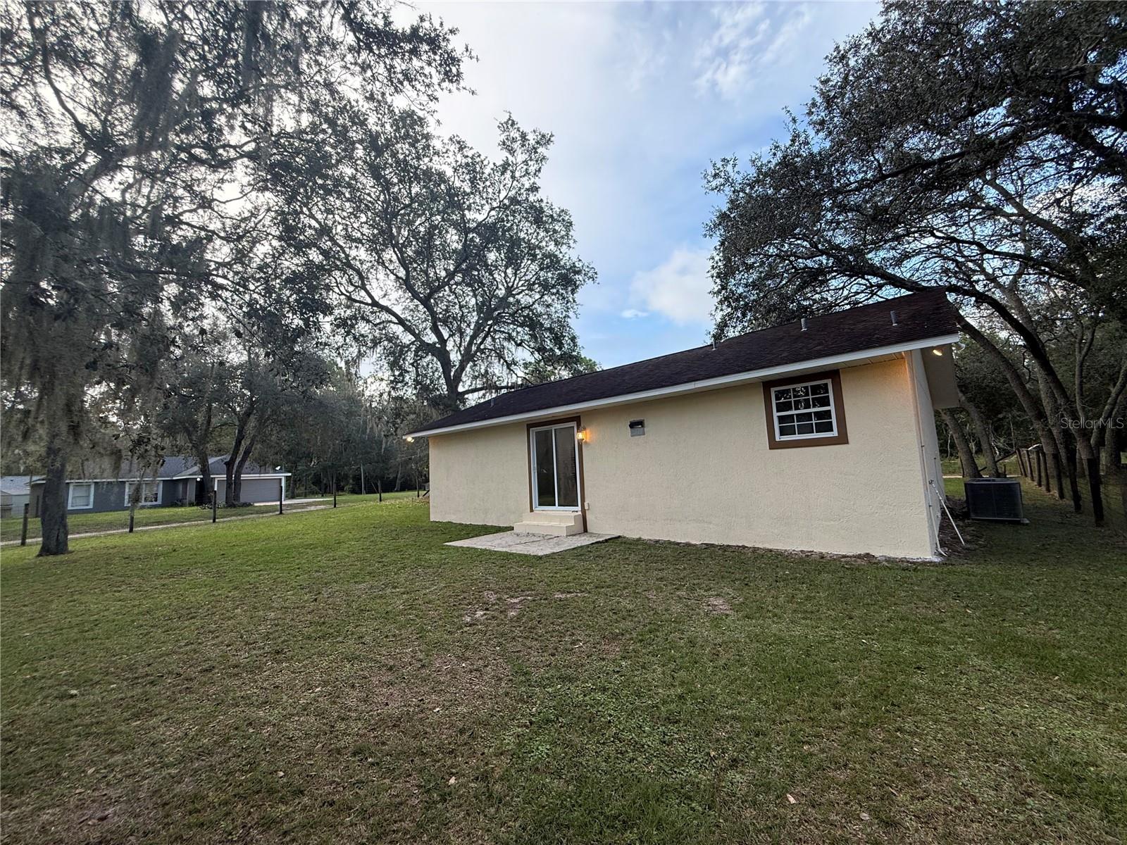 40233 PALM ST, LADY LAKE, FL, 32159