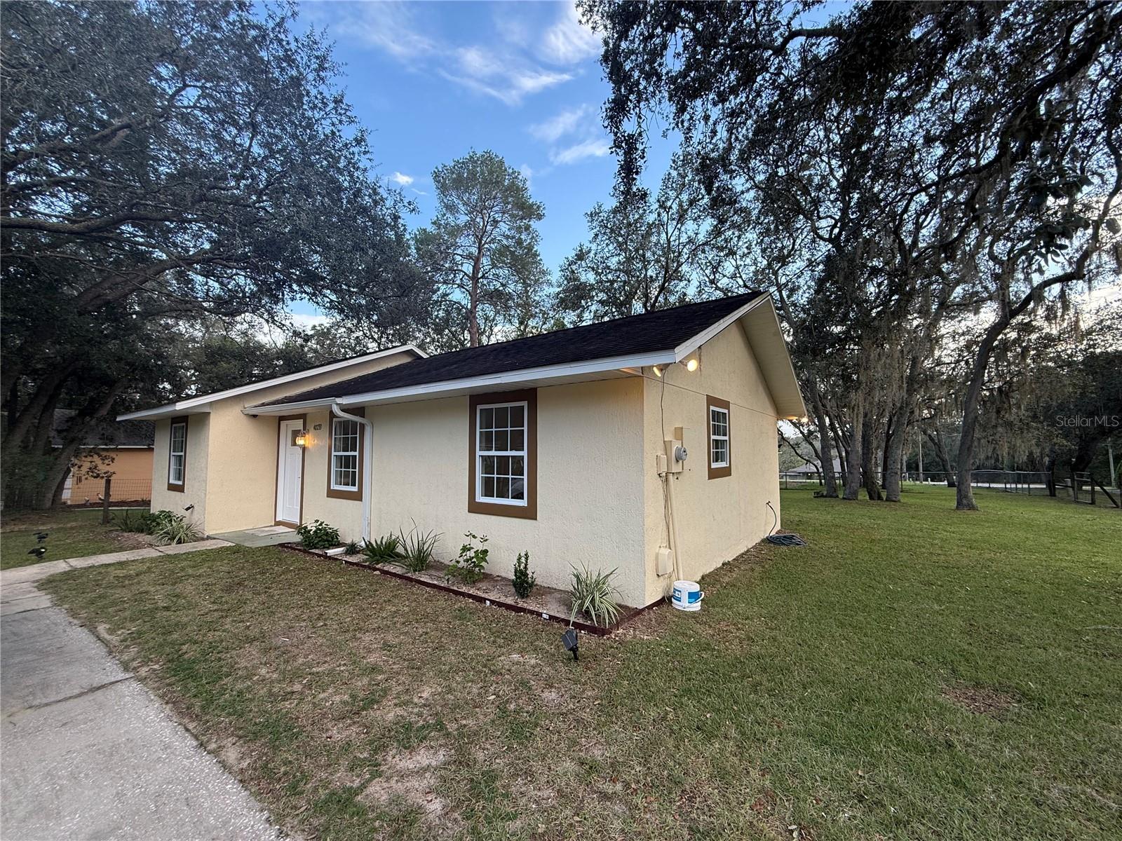 40233 PALM ST, LADY LAKE, FL, 32159