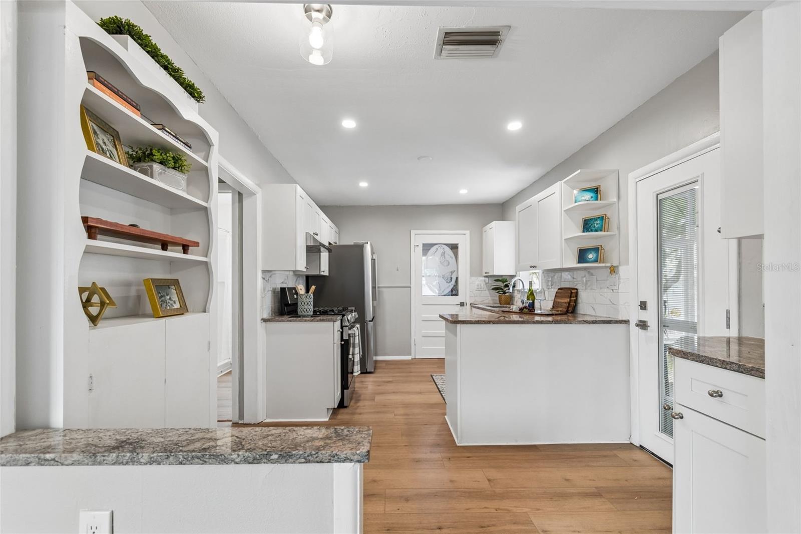 1004 WASHINGTON AVE, LARGO, FL, 33770