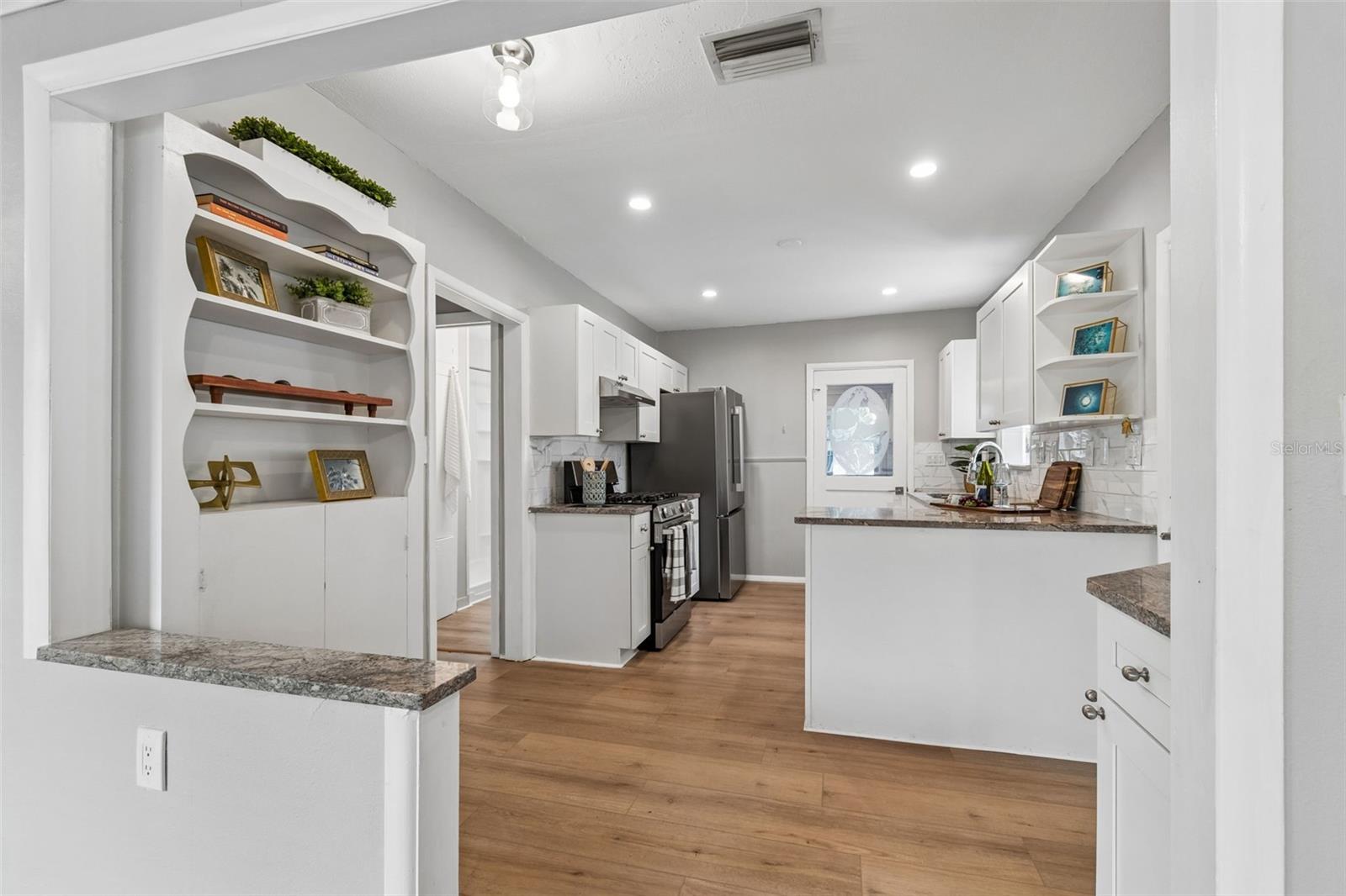 1004 WASHINGTON AVE, LARGO, FL, 33770