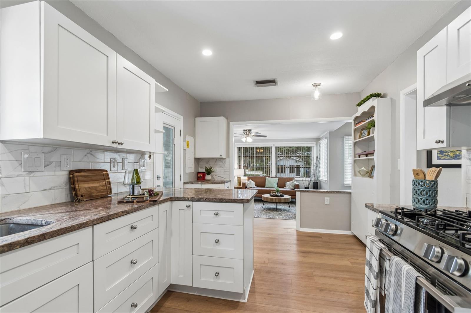 1004 WASHINGTON AVE, LARGO, FL, 33770