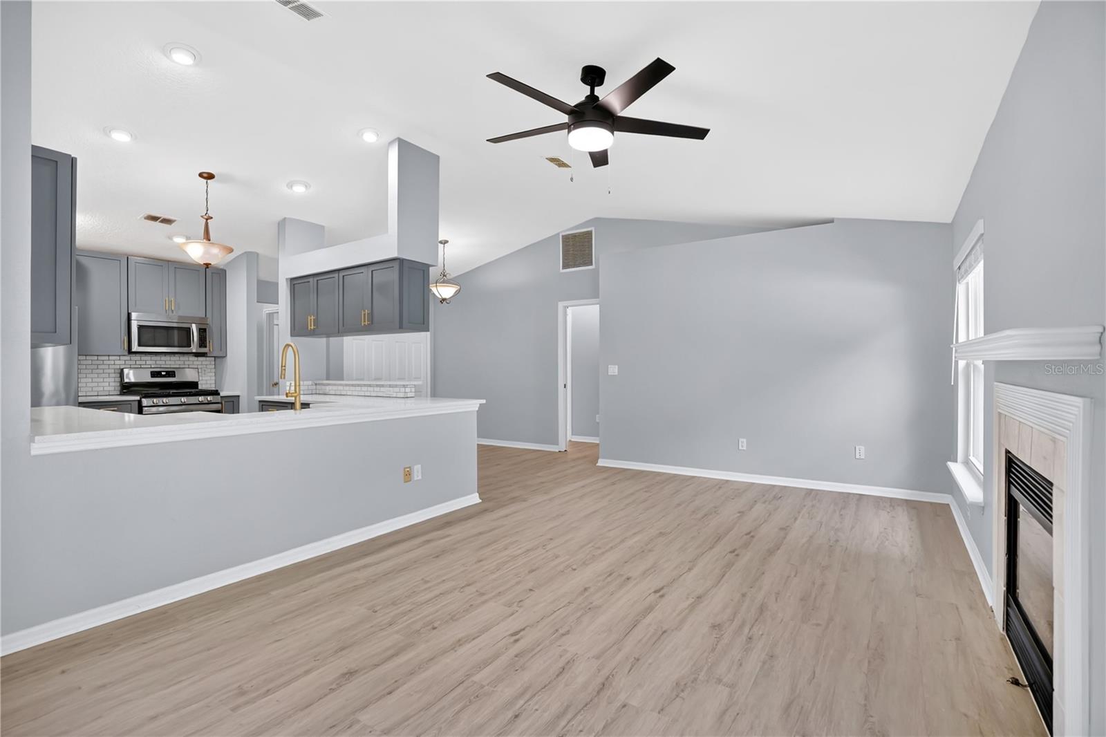 59 HOLLOW PINE DR, DEBARY, FL, 32713