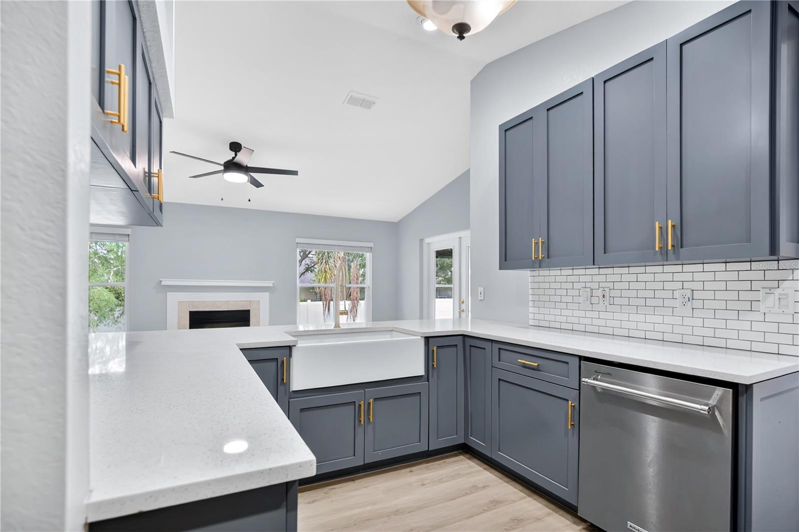 59 HOLLOW PINE DR, DEBARY, FL, 32713