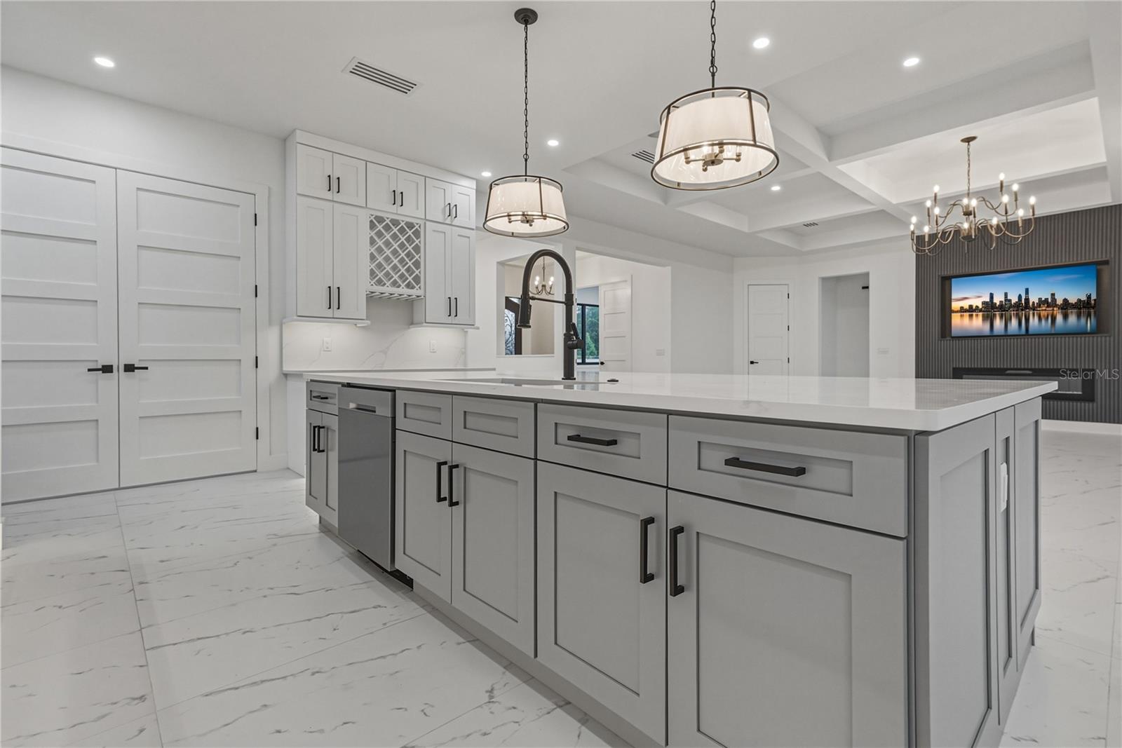 14080 SYDNEY RD, DOVER, FL, 33527