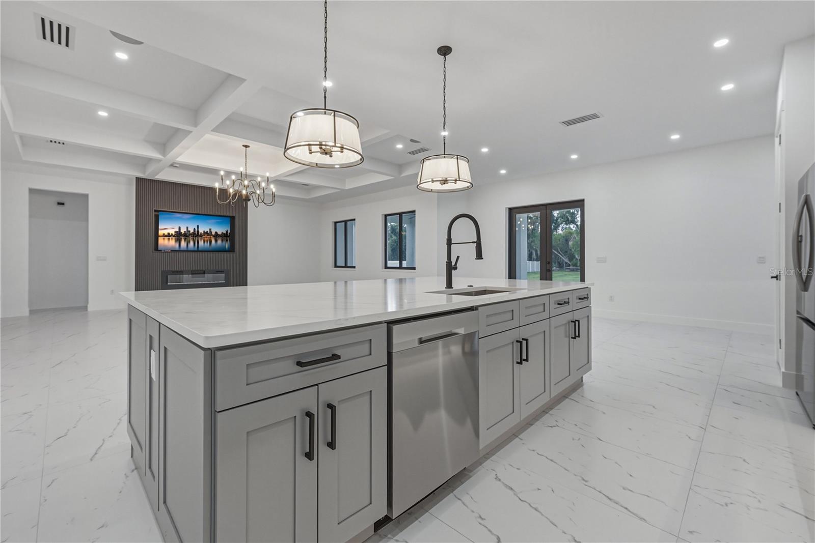14080 SYDNEY RD, DOVER, FL, 33527