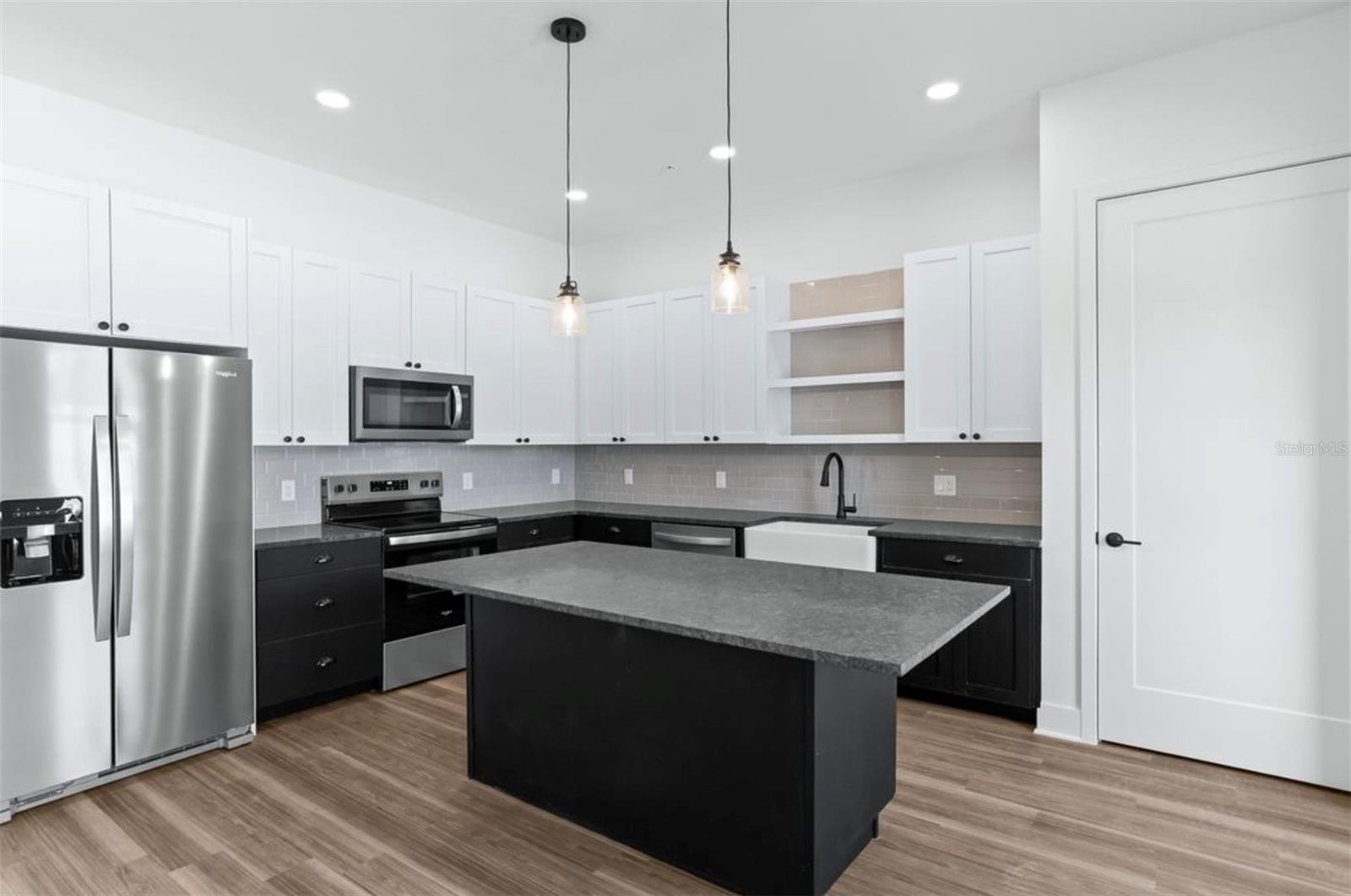 3812 FERN HOLLOW PL, TAMPA, FL, 33614